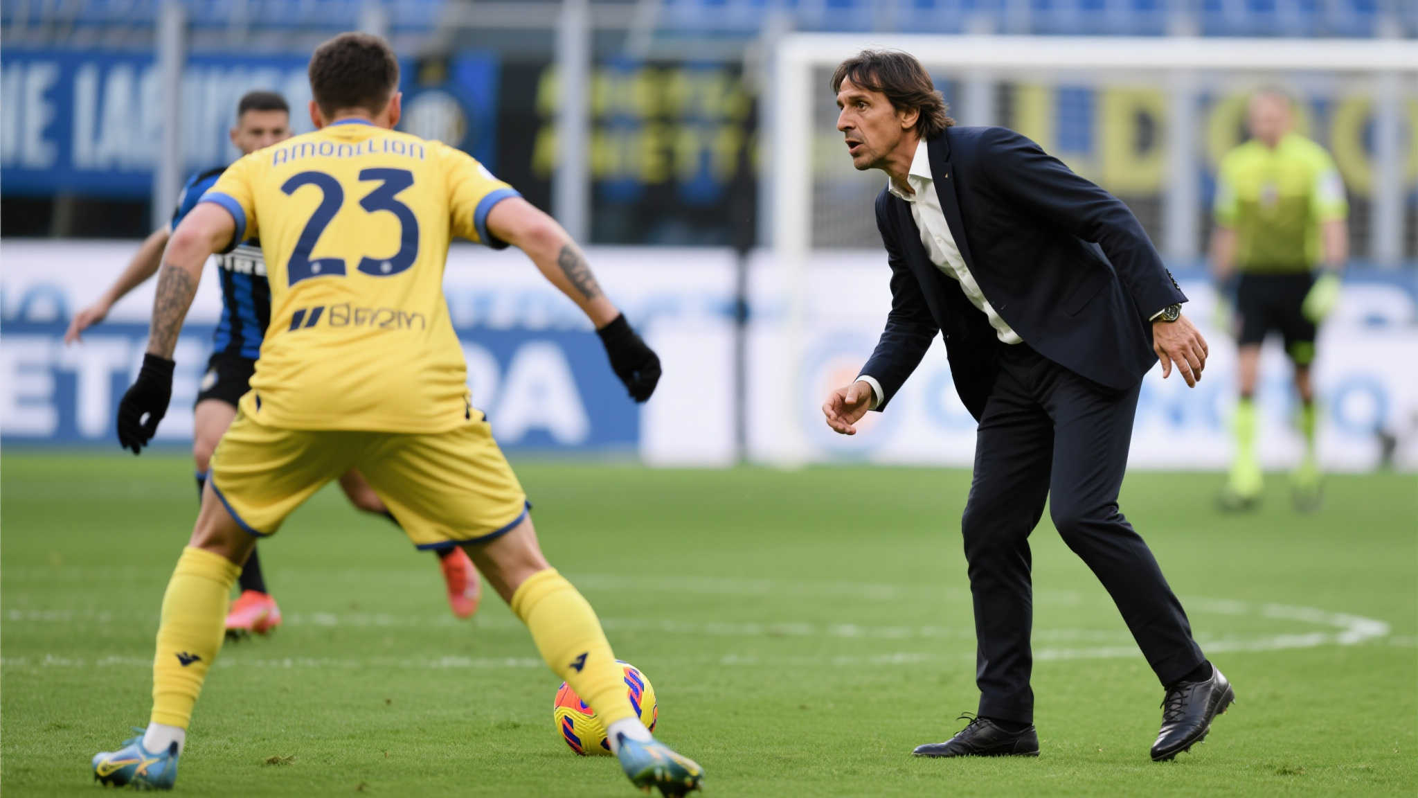 国际米兰出线关键战!末轮平局即可晋级,多特蒙德同行 对于国米而言,主教练小因扎吉需要在战术上做好平衡,